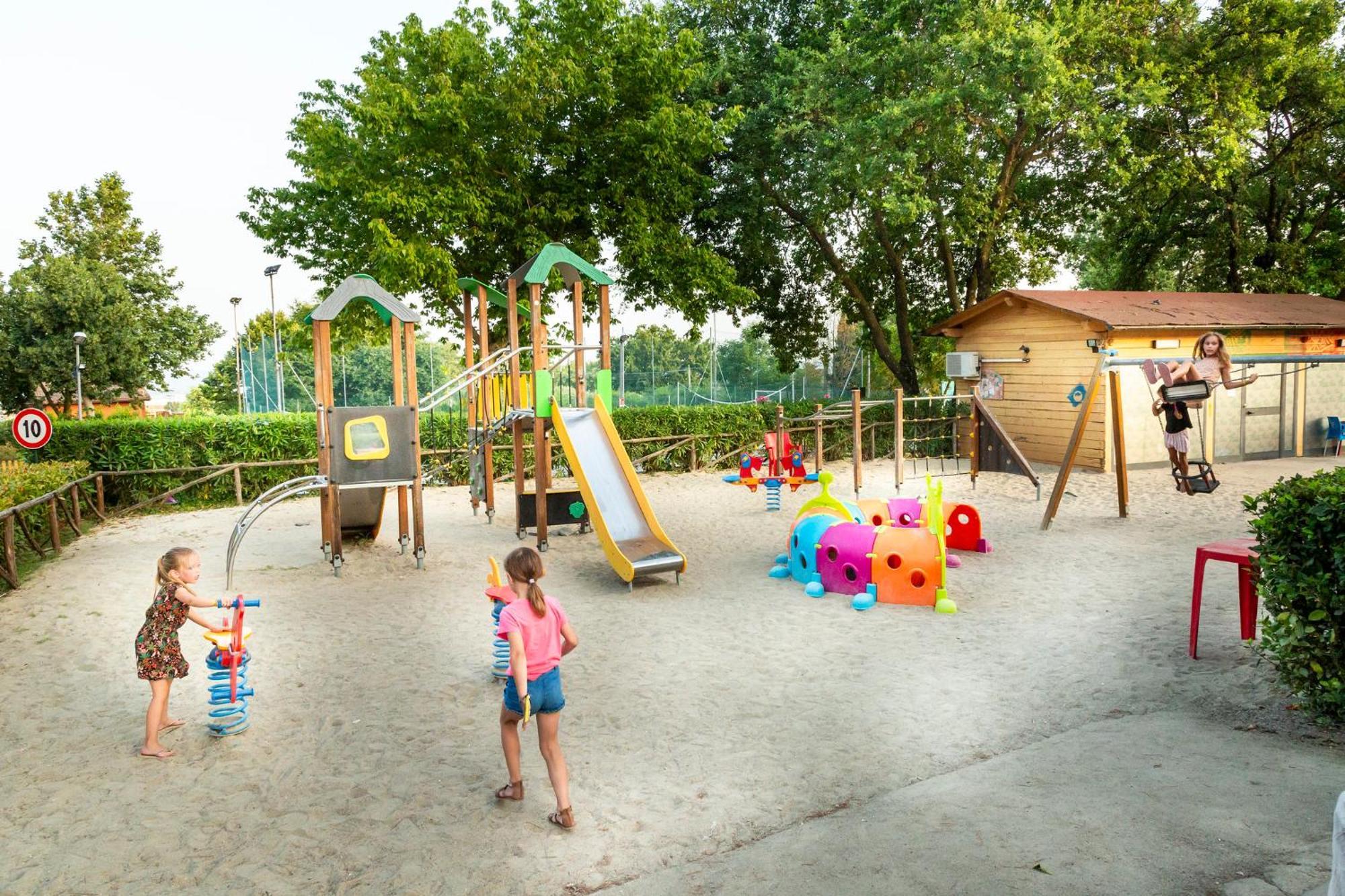 Hu I Pini Village ฟิอาโน โรมาโน ภายนอก รูปภาพ